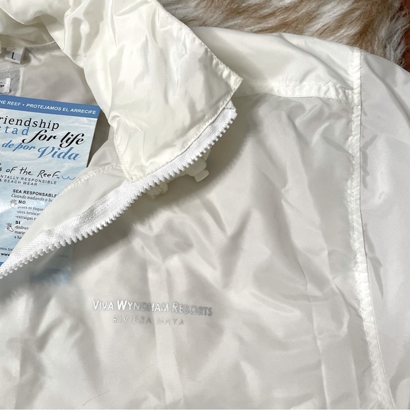 Friends Of The Reef hooded windbreaker - Picture 5 of 7